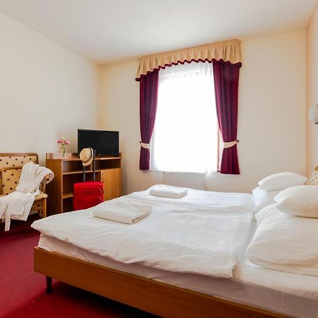 Hotel Imperial Gyogyszallo Es Gyogyfurdo Кішкйорйош Екстер'єр фото