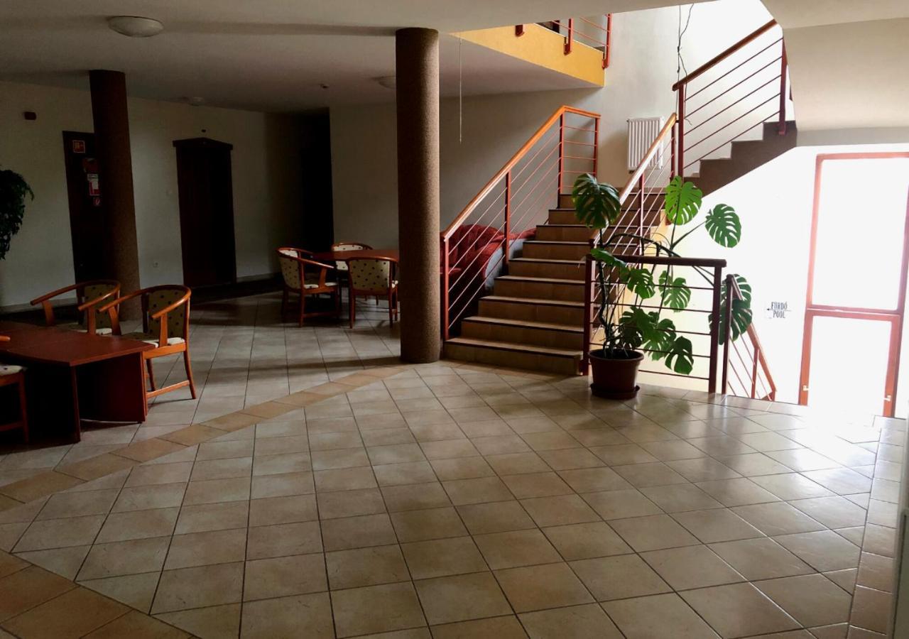 Hotel Imperial Gyogyszallo Es Gyogyfurdo Кішкйорйош Екстер'єр фото
